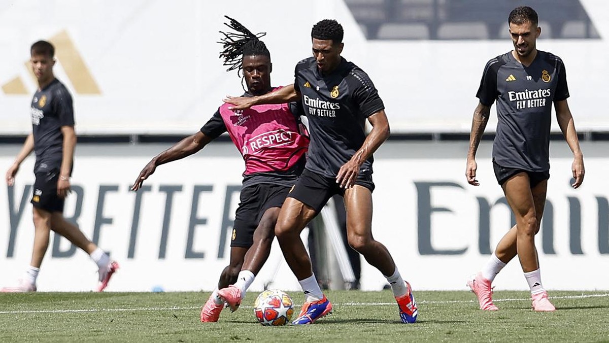 Real Madrid menggelar sesi latihan jelang final Liga Champions (Foto: REUTERS/Juan Medina)