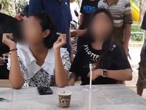 Viral Siswi SMK Cekoki Miras ke Bocah 7 Tahun, Polisi Turun Tangan Viral Siswi SMK Cekoki Miras ke Bocah 7 Tahun, Polisi Turun Tangan