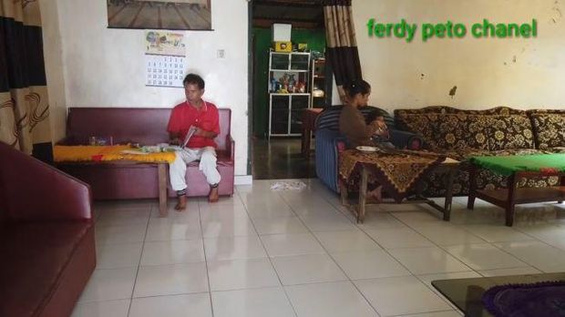 Rumah Betrand Peto di Kampung