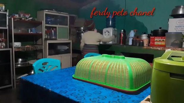 Rumah Betrand Peto di Kampung