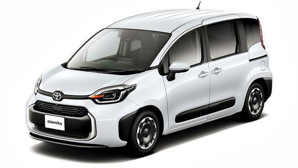 Lihat Lebih Dekat Wujud Toyota Sienta 2024