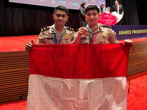 2 Polisi Surabaya Sabet Medali Perak di Ajang Internasional WYIE Malaysia 2 Polisi Surabaya Sabet Medali Perak di Ajang Internasional WYIE Malaysia