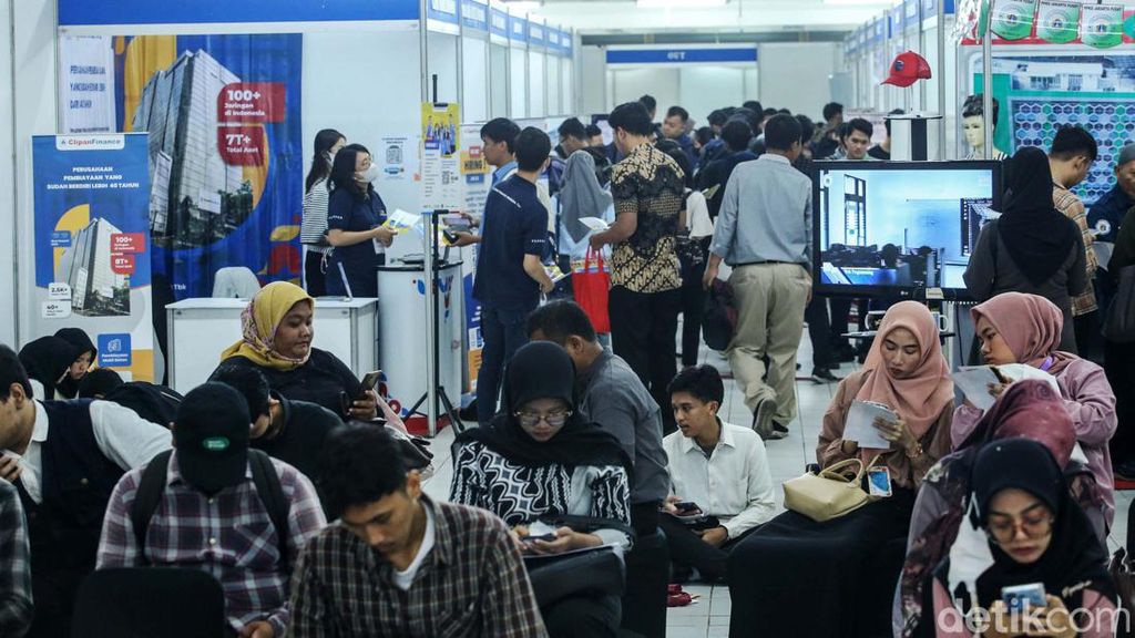 PHK Merajalela! PHK Merajalela!