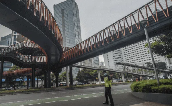 4 Spot Foto Halte TransJakarta Paling Estetik