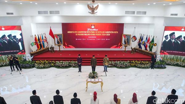 50 Anggota KPU Kabupaten/Kota di Maluku Utara Resmi Dilantik