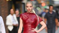 Liburannya Anya Taylor Joy, Wanita Tercantik di Dunia