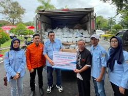 Peduli Korban Banjir di Sumsel, Bank Sumsel Babel Kucurkan Bantuan Sembako