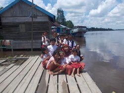 Kegigihan Devi: Sempat Gagal Masuk ITB, Diterima, Jualan Donat-Jadi OB, Kini Lulus S2