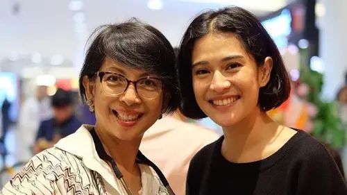 Dian Sastrowardoyo dan Orang Tua