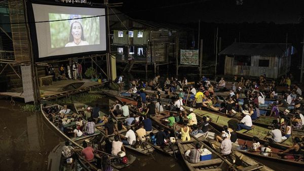 Festival Film Jadi Hiburan Warga di Permukiman Miskin Peru
