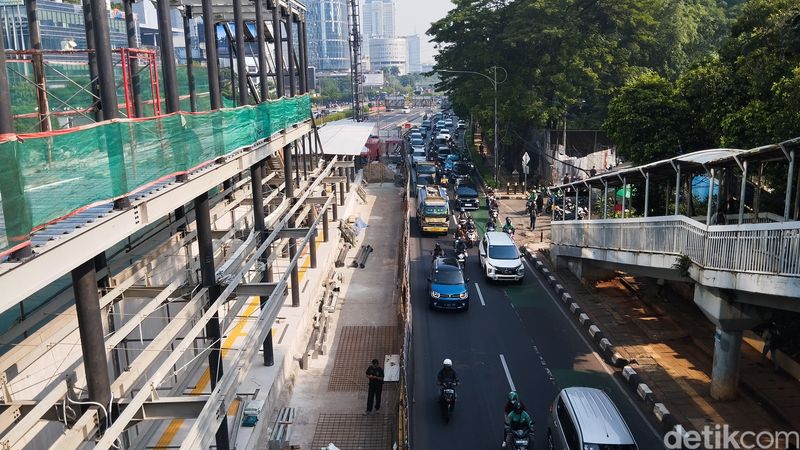 Halte-halte Transjakarta yang direvitalisasi di Jaksel. 28 Mei 2024. (Maulana Ilhami Fawdi/detikcom)