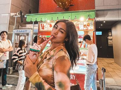 Harmonis! Ini Momen Jessica Iskandar Saat Makan Bareng Keluarga Kecilnya