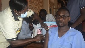 Kampanye Vaksinasi Uganda untuk Berantas Demam Kuning