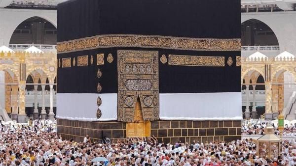 Kiswah: Kisah di Balik Penutup Kabah yang Suci