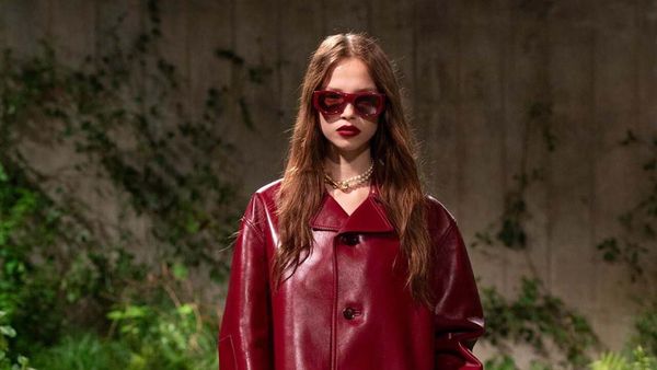 10 Koleksi Gucci Resort 2025, Busana dengan Sentuhan Kota London