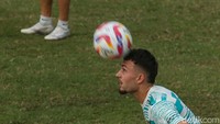 Pada latihan kali ini 18 pemain telah bergabung sementara 4 pemain lainnya masih absen.