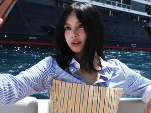 7 Gaya Lisa BLACKPINK Naik Kapal Pesiar, Hidup Mewahnya Bikin Netizen Iri 7 Gaya Lisa BLACKPINK Naik Kapal Pesiar, Hidup Mewahnya Bikin Netizen Iri