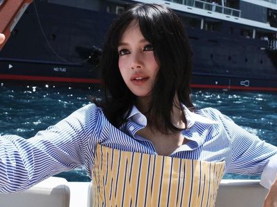 Lisa BLACKPINK Naik Kapal Pesiar, Bikin Iri Para Penggemar