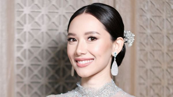Inspirasi Makeup Lamaran Athina Tunangan Rio Haryanto, Simple Romantic