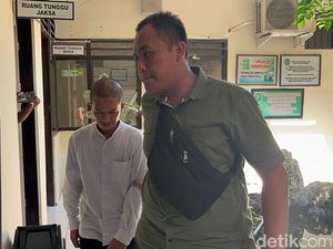 Oknum PNS Pemkot Mojokerto Dibui gegara Cabuli Siswi SMA Oknum PNS Pemkot Mojokerto Dibui gegara Cabuli Siswi SMA