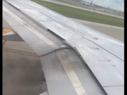 Video: Mesin Pesawat United Airlines Terbakar saat Hendak Lepas Landas