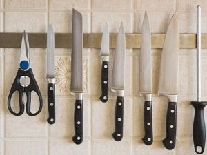 Hanya 4 Jenis Pisau Ini yang Diperlukan di Dapur Menurut Ahli Hanya 4 Jenis Pisau Ini yang Diperlukan di Dapur Menurut Ahli