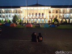 Protes Uang Pangkal, Mahasiswa UGM Berkemah di Balairung