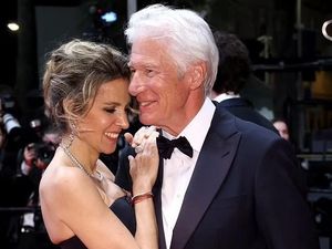 Potret Richard Gere & Istri yang Lebih Muda 33 Tahun, Disebut Seperti Cucu Potret Richard Gere & Istri yang Lebih Muda 33 Tahun, Disebut Seperti Cucu