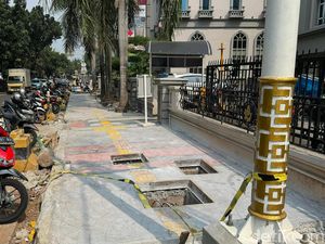 Warga Senang Trotoar Jl Meruya Ilir Raya Ditata: Rapi, Pejalan Kaki Nyaman