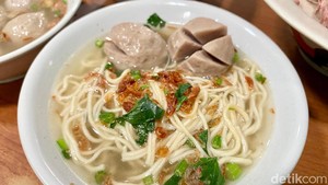 Warung Bakso Paling Legendaris di Tangerang Sudah Berjualan Sejak 1967