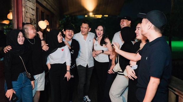 6 Potret Cantik Pacar Boris Bokir, Eks Kakak Ipar Nia Ramadhani