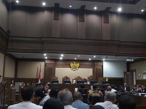 Istri Eks Sekjen Kementan Bersurat ke Hakim, Ngaku Tak Nikmati Uang Korupsi Istri Eks Sekjen Kementan Bersurat ke Hakim, Ngaku Tak Nikmati Uang Korupsi