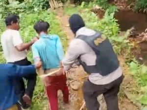Polisi Tes Kejiwaan Anak yang Pukul Ayahnya hingga Tewas di Pandeglang Polisi Tes Kejiwaan Anak yang Pukul Ayahnya hingga Tewas di Pandeglang