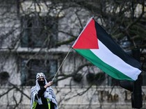 Video Bendera Palestina-Spanduk Kecam Israel Jelang Laga Villa Vs Maccabi