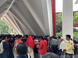 Mahasiswa Demo di Rektorat Unhas Makassar, Protes Kebijakan Kenaikan UKT