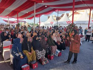 Risma Minta Lansia Tak Takut Operasi Katarak: Kalau Terlambat Bisa Buta