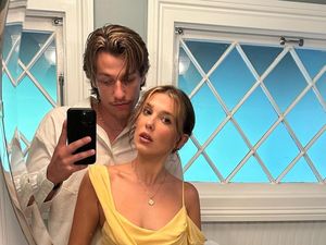 Detail Pernikahan Millie Bobby Brown dan Anak Jon Bon Jovi, Digelar Sederhana Detail Pernikahan Millie Bobby Brown dan Anak Jon Bon Jovi, Digelar Sederhana