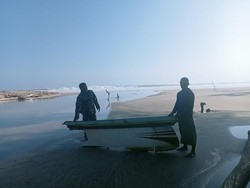 Nelayan di Banyuwangi Dilaporkan Hilang, Perahunya Ditemukan Hancur