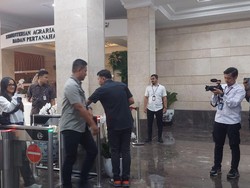 Nirina Zubir Sambangi AHY di Kantor Kementerian ATR, Sebut Ada Kabar Baik