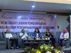 Armuji Janji Pemkot Surabaya Akan Penuhi Hak Perempuan Korban Terorisme Armuji Janji Pemkot Surabaya Akan Penuhi Hak Perempuan Korban Terorisme