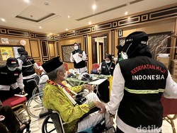 Aksi Jemput Bola Tim Kesehatan, Periksa Jemaah Berisiko Tinggi di Setiap Sektor