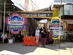 Jokowi Tiba di Rumah Duka Istri Habib Luthfi Pekalongan