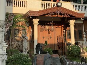 Rumah Pesik : Bangunan Megah bak Kastil di Gang Sempit Kotagede Rumah Pesik : Bangunan Megah bak Kastil di Gang Sempit Kotagede