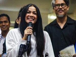 Nirina Zubir Masih Berjuang Lawan Mafia Tanah Nirina Zubir Masih Berjuang Lawan Mafia Tanah