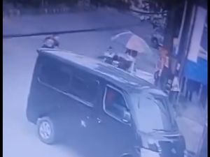 Rekaman CCTV Pria Tewas Ditusuk di Pinggir Jalan Soreang Bandung