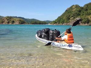 Gawat! Perairan Cantik Labuan Bajo Tercemar Berton-ton Sampah Plastik