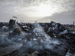 Israel Kembali Gempur Rafah, 12 Warga Palestina Tewas Israel Kembali Gempur Rafah, 12 Warga Palestina Tewas