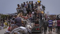 Warga Palestina Berbondong Melarikan Diri dari Rafah