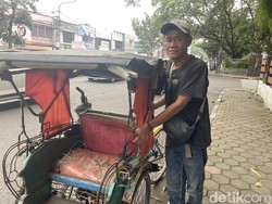 Kisah Wasim, Ada Kebahagiaan Ibunda dalam Setiap Kayuhan Becaknya