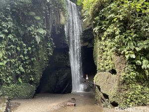 Daya Tarik dan Tips Berkunjung ke Goa Rajo Waterfall Daya Tarik dan Tips Berkunjung ke Goa Rajo Waterfall